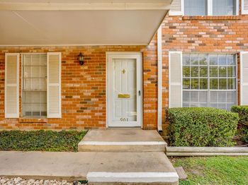 901  Roaring Springs Road 