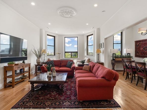 31 Bay State Rd 4, Boston MA 02215