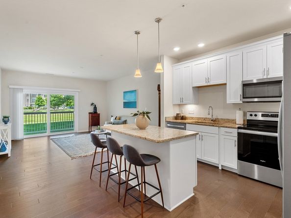 230 Martin's Landing 108, North Reading MA 01864
