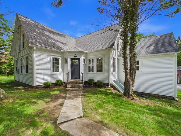 159 County St, Lakeville MA 02347