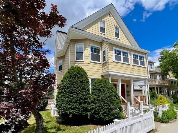 293 Huron Avenue 2, Cambridge MA 02138