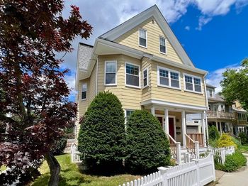 293 Huron Avenue