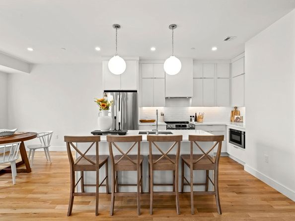 298 Maverick St 3, Boston MA 02128