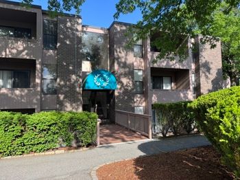18 Shrewsbury Green Dr