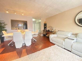 7 Weld St.