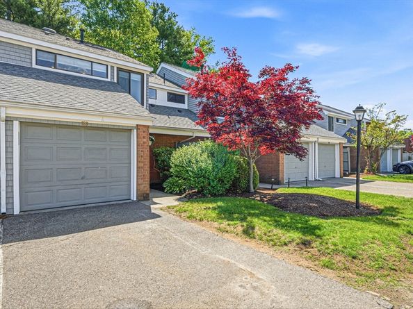 153 Greenbrook Dr 153, Stoughton MA 02072