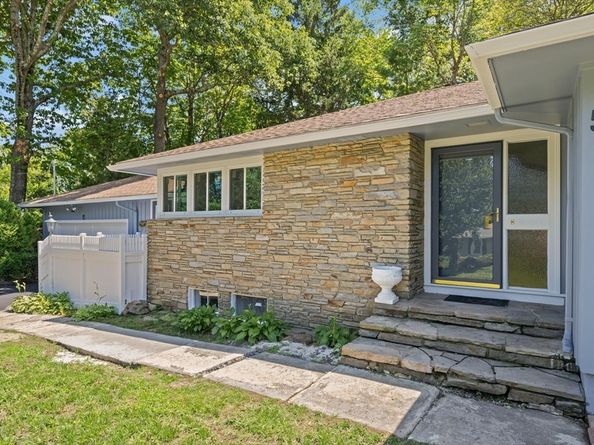 5 Woodland Drive, Paxton MA 01612