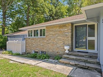 5 Woodland Drive