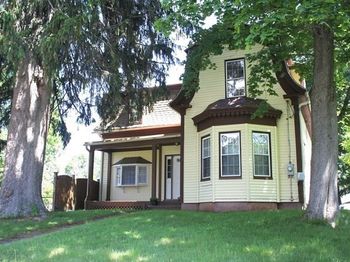32 Ash St