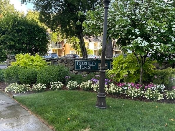 14 Walden Dr 4, Natick MA 01760