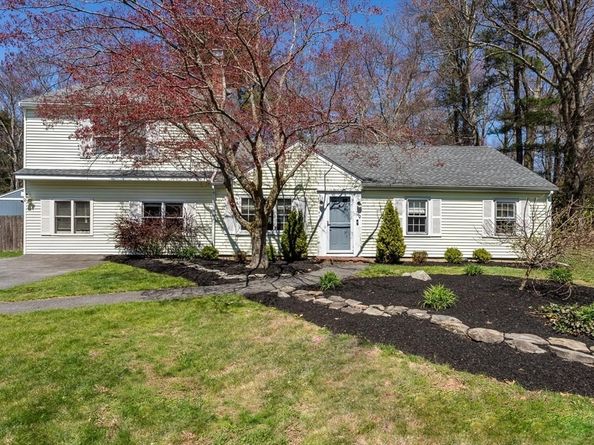 39 Birchcroft Rd, Canton MA 02021