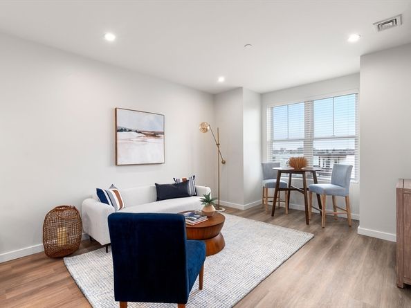 10 Somerset 309, Winthrop MA 02152