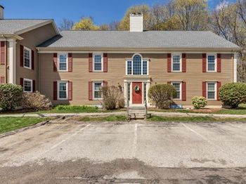 35 Essex Green Lane