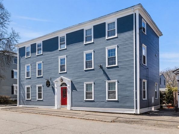 32 Market St, Newburyport MA 01950