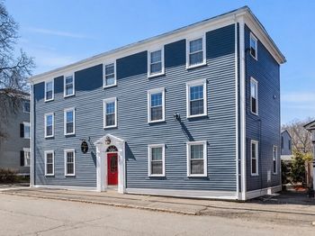 32 Market St