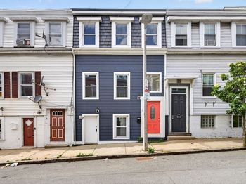 32 Eutaw St
