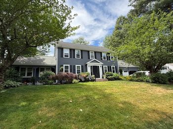 6 Blackhorse Ln