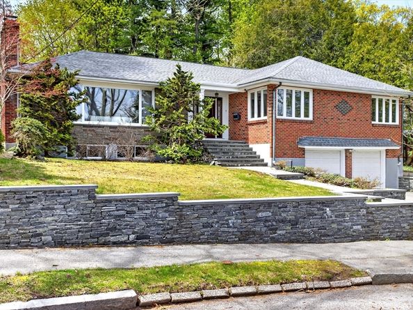 76 Goodnough Rd, Brookline MA 02467