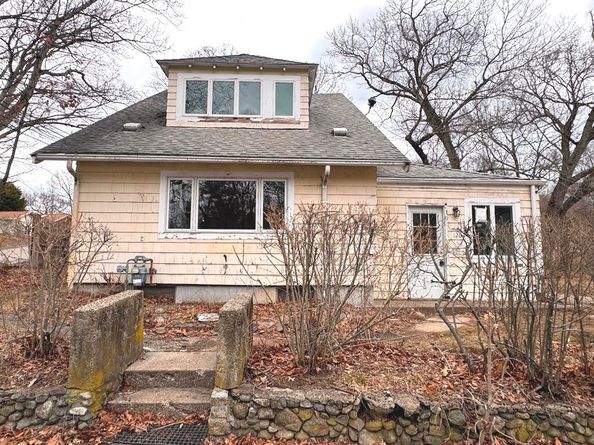 126 Lakehurst Ave, Weymouth MA 02189