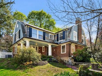 292 Pond St