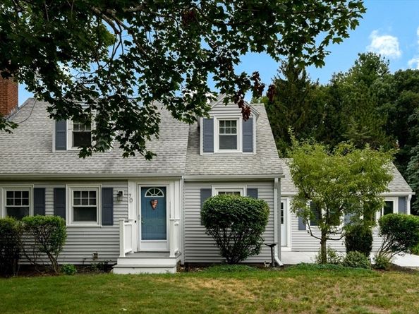 70 Sherwood Hill Dr, Holden MA 01520