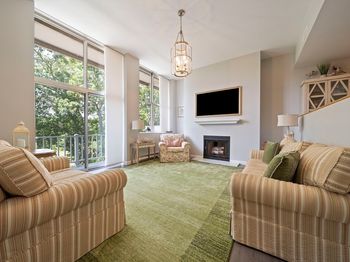 100 Parks St