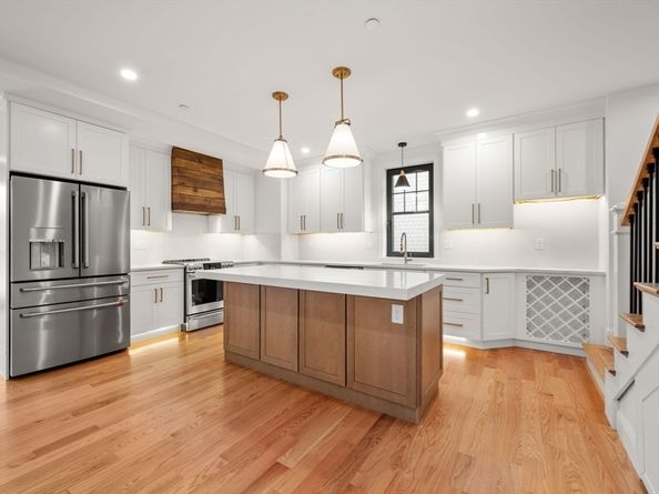 9 Sydney PH2, Boston MA 02125