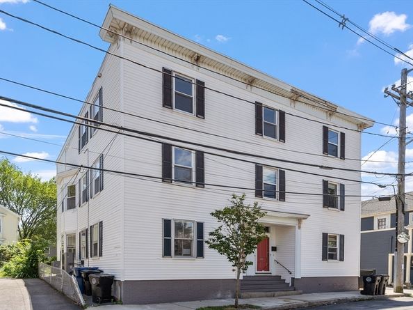 67 Essex St 2, Salem MA 01970