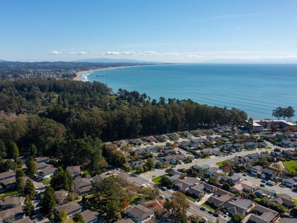 1009 Sir Francis Avenue, Capitola CA 95010