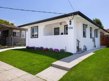 936 Camelia Street