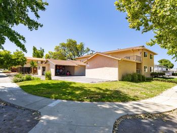 1395 Ontario Lane