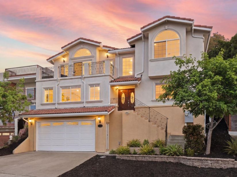 2390 Rainbow Court, Hayward CA 94542
