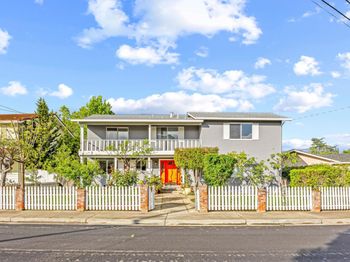 253 Helen Way