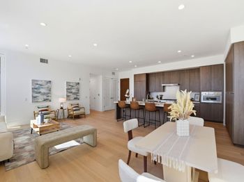 4880 El Camino Real
