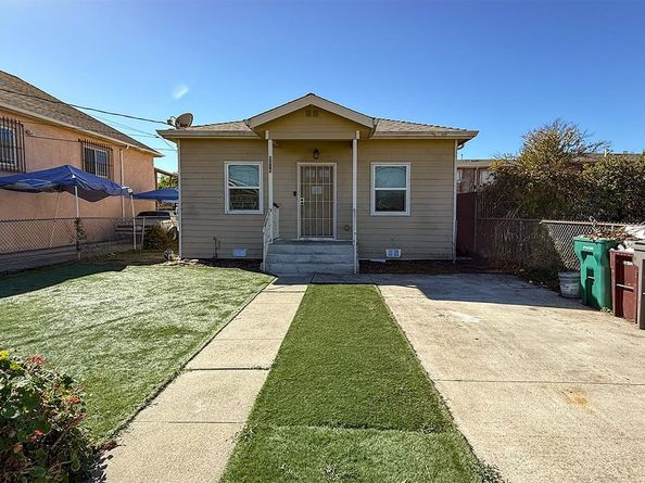 9219 Holly Street, Oakland CA 94603