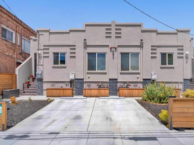 Undisclosed Address #ML82040970, Oakland CA 94609