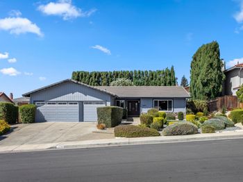3653 Slopeview Drive