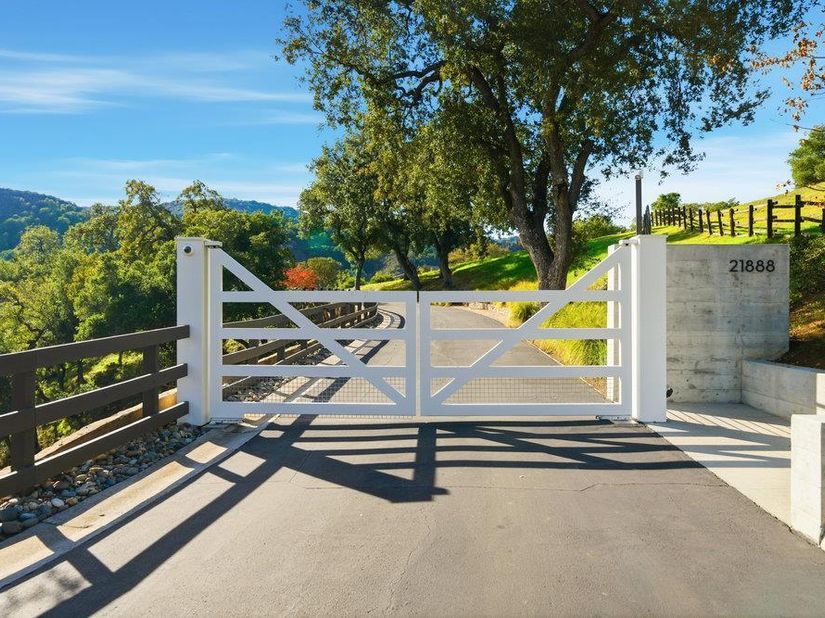 21888 Blue Oaks Place, Los Altos Hills CA 94022