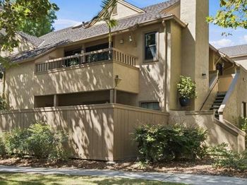 2049 Foxhall Loop