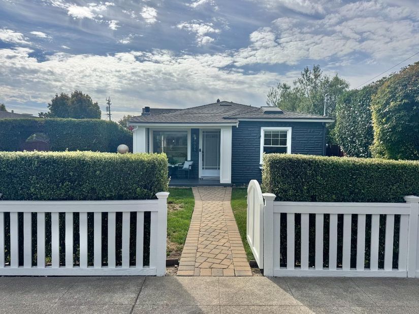 1005 Hall Street, San Carlos CA 94070