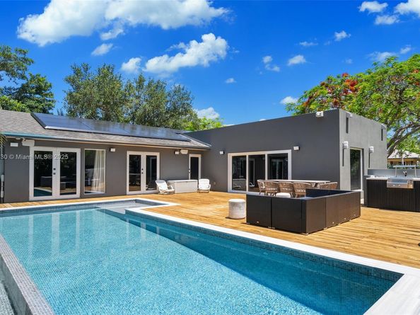 5943 SW 62nd St, South Miami FL 33143