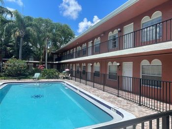 1405 Miami Rd
