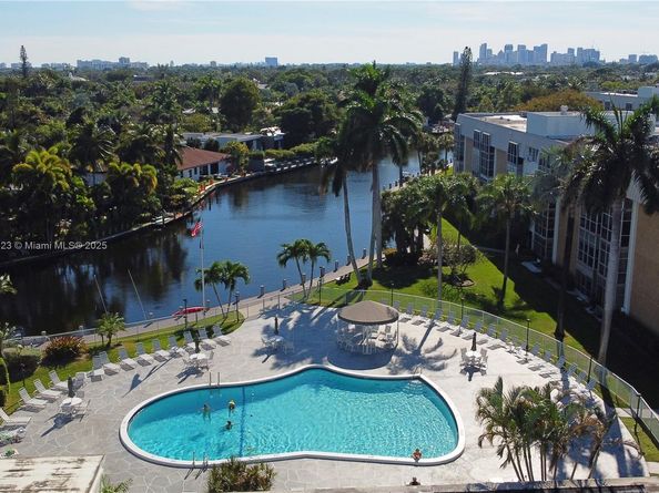 3040 NE 16th Ave 104, Oakland Park FL 33334