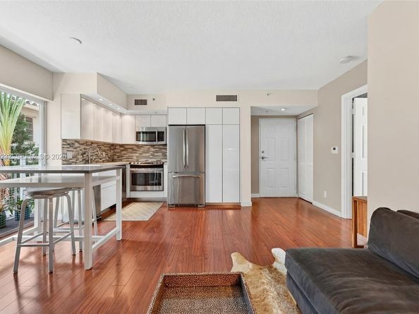 630 85th St 104, Miami Beach FL 33141