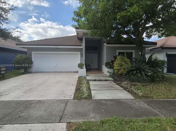 2908 N 36th Ave, Hollywood FL 33021