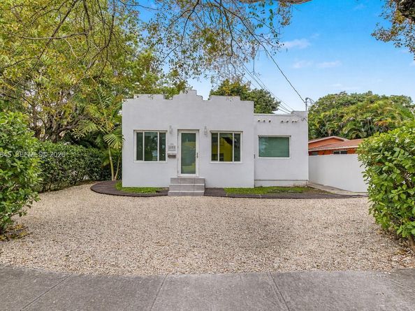 2900 SW 4th St, Miami FL 33135