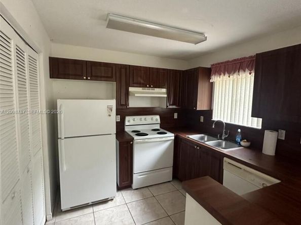 7125 NW 173rd Dr 2401, Hialeah FL 33015