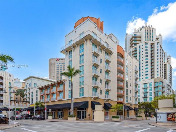 7290 SW 90th St 209, Miami FL 33156