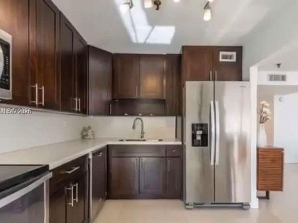 671 NE 195th St 227E, Miami FL 33179