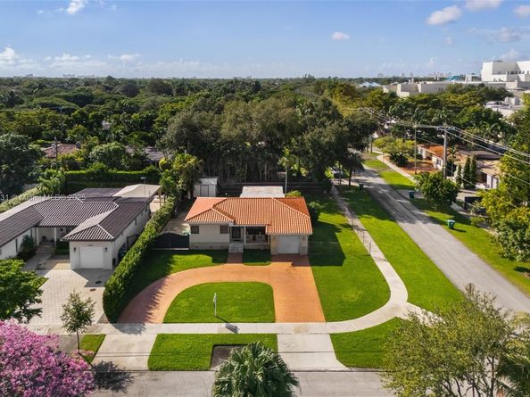 6040 SW 29th St, Miami FL 33155